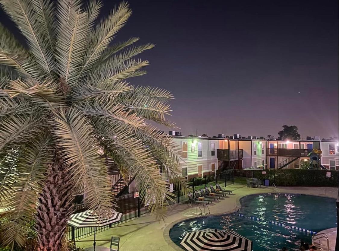 Fashionable Stylish Apartment Houston Exterior foto